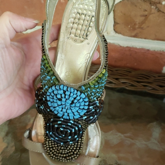 Pelle Moda Beaded Back Zip Stacked Heel Sandals 7M - Picture 6 of 8